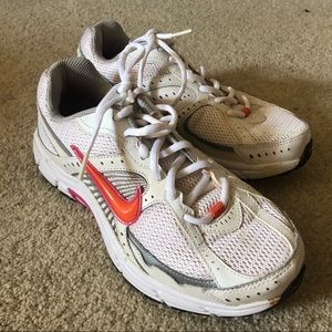 Nike tennis shoes